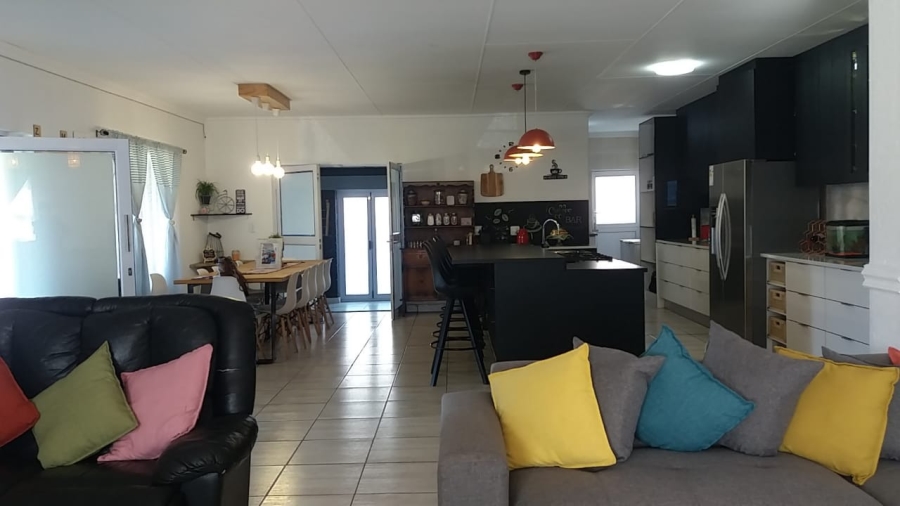 4 Bedroom Property for Sale in Bluewater Bay Eastern Cape